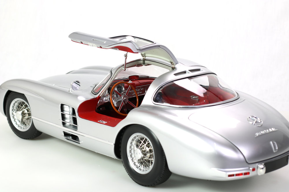 [ LE105 ] LEGRAND Mercedes-Benz 300 SLR ''Uhlenhaut Coupé'' 1/8 kit red - PRE-ORDER