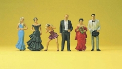 [ PRE10331 ] Preiser Huwelijksgasten in feestkledij  1/87