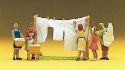 [ PRE10050 ] Preiser women hanging laundry 1/87 HO 
