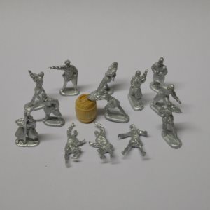 [ M7162 ] Mantua figuurtjes op schaal 1/75  13st