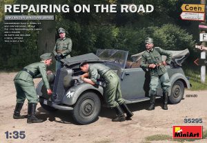 [ MINIART35295 ] Repairing On The Road 1/35