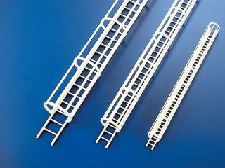 [ PLA90973 ] Plastruct CLS-8  ladder met kooi 1/48 styrene 1st