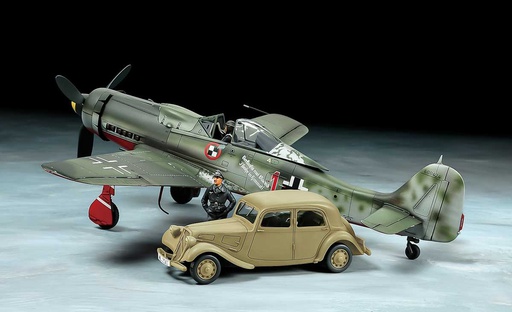 [ T25213 ] FOCKE-WUKF FW 190D-9 JV44 + 11CV STAFF CAR